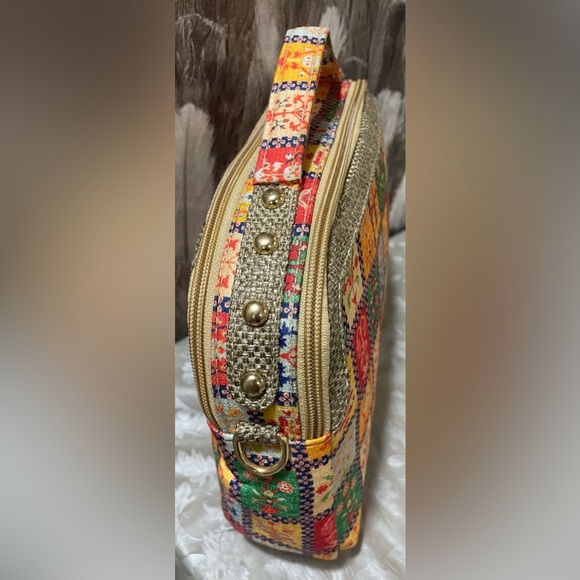 Unique Square Sling - Picture 3 of 3